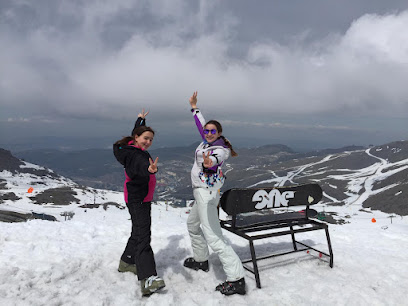 ️Escuela de Ski Universal en Sierra Nevada