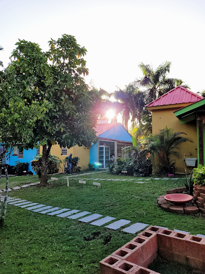 Escuela Ecológica Niños Uniendo al Mundo