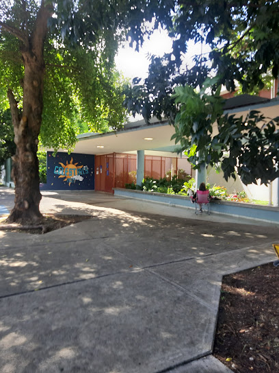 Escuela Superior University Gardens
